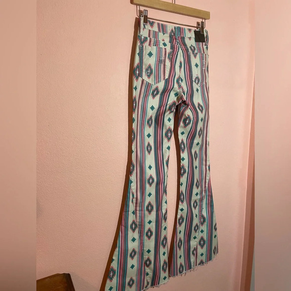 Lucky & Blessed Western Aztec Multicolor Print Mega-Flare Jeans size 2 - Picture 7 of 15